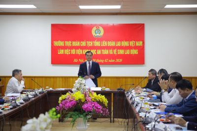 The Presidium of Vietnam General Confederation of Labour works with Vietnam National Institute of Occupational Safety and Health