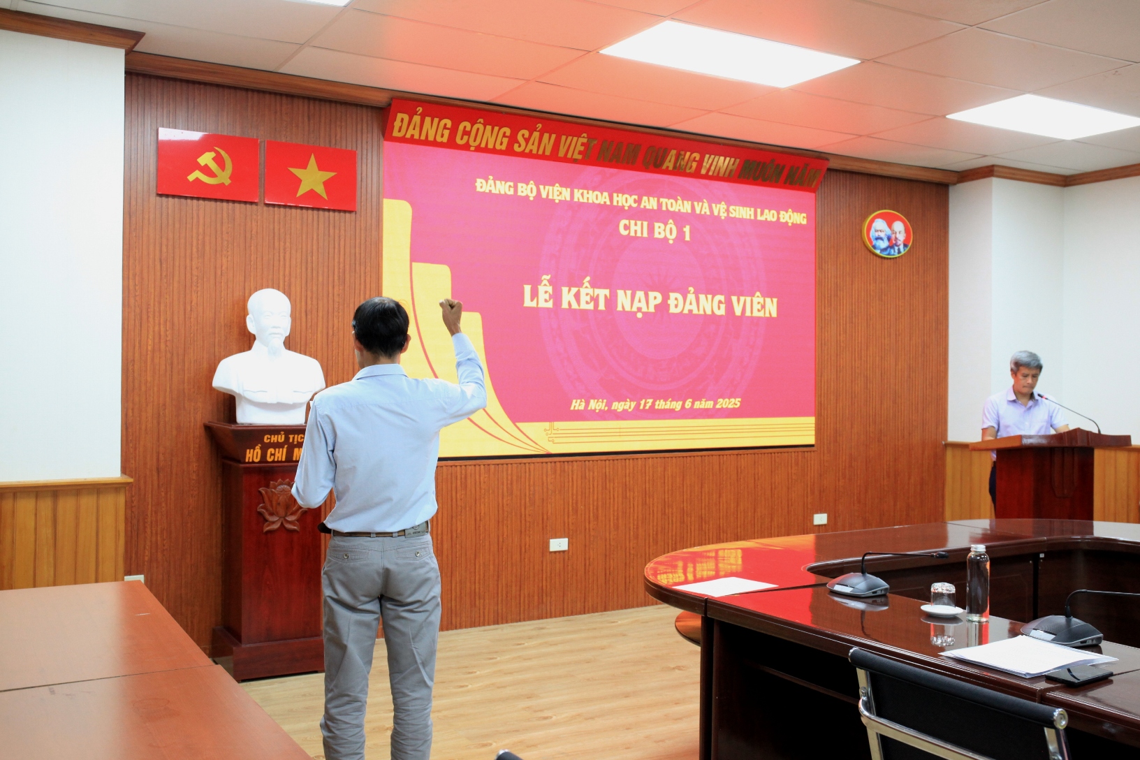 Pham Cong Thuyen tuyen the 1