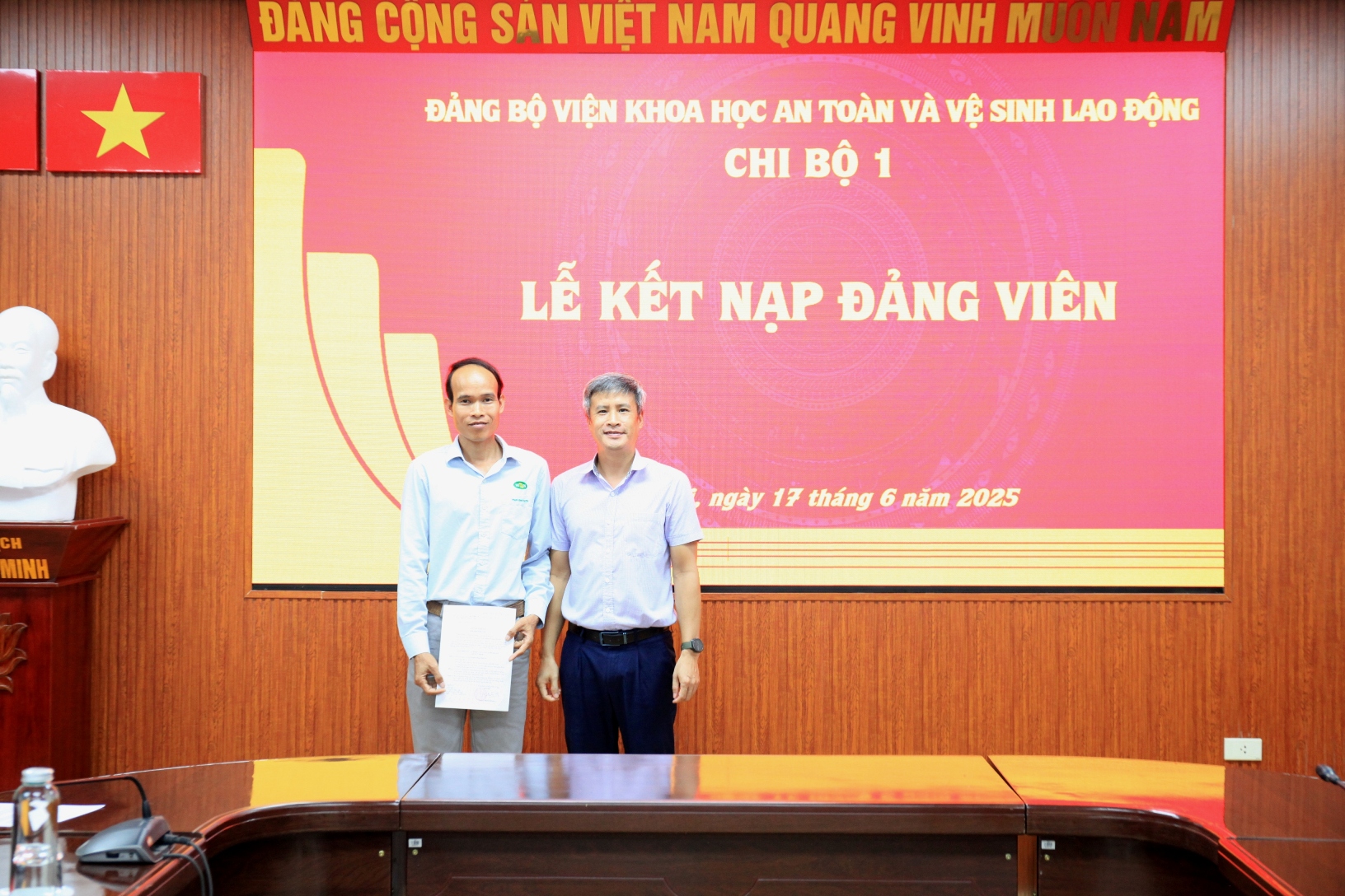 Trao QD Pham Cong Thuyen