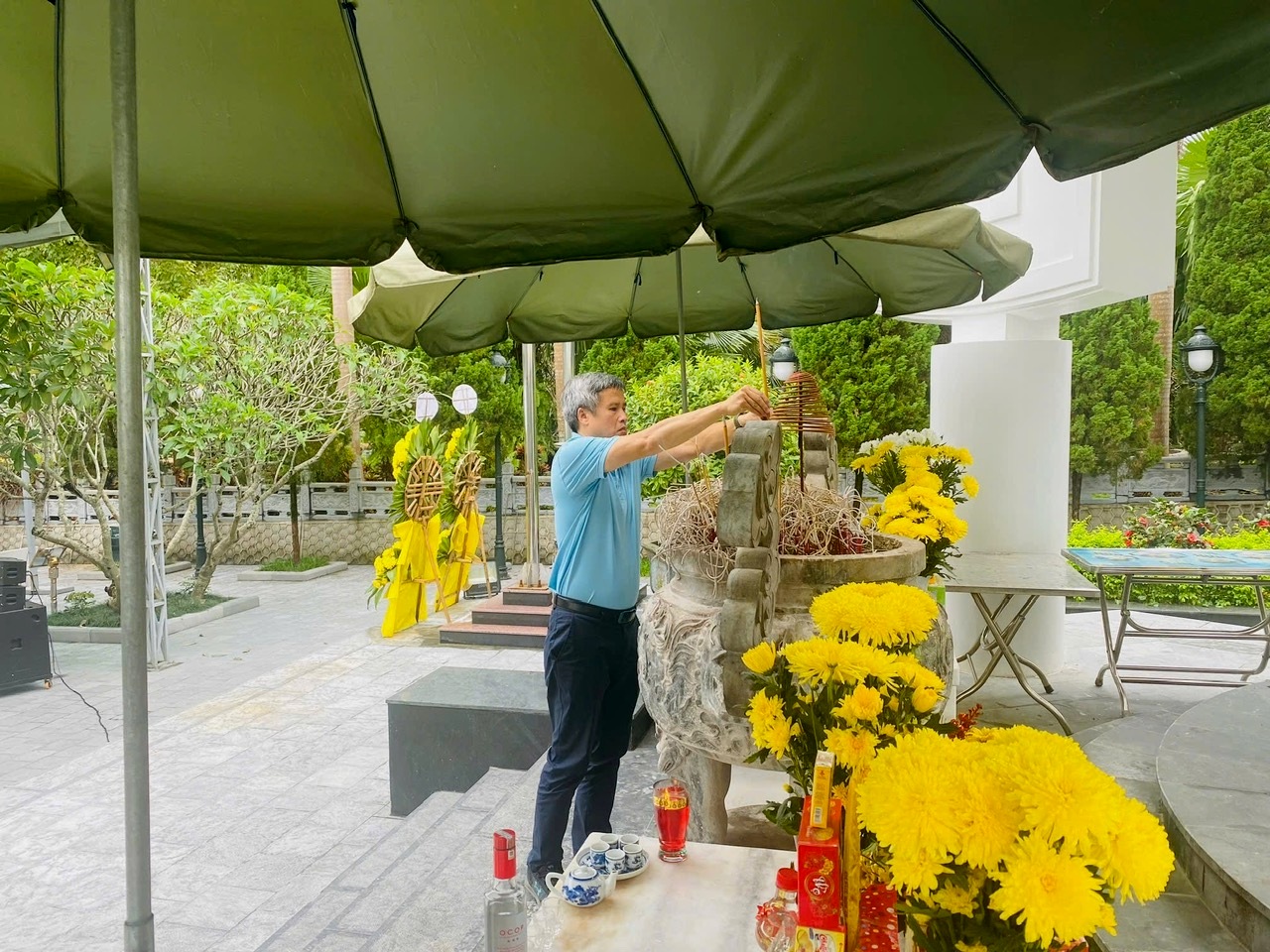 dc Thai Ha Vinh dang huong tuong nho AHLS