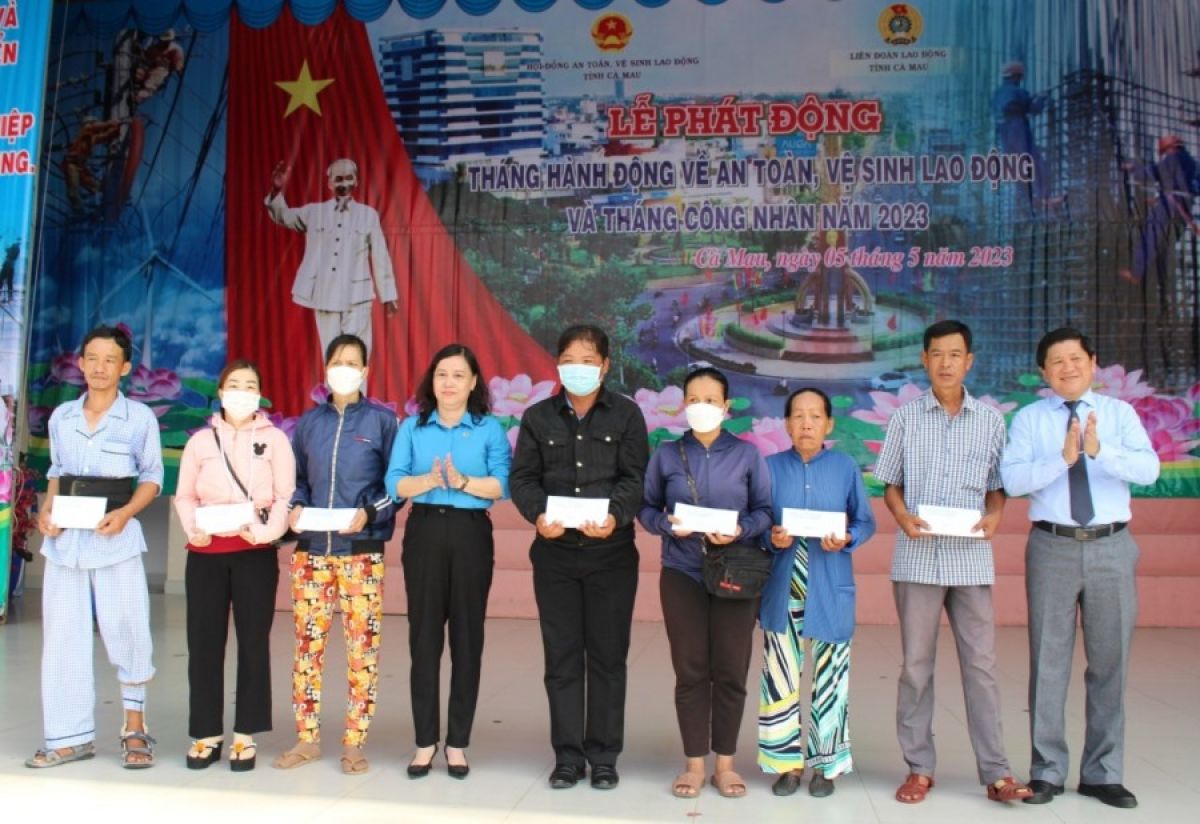 Cà Mau: Chú trọng kiểm soát, cải thiện môi trường làm việc và chăm sóc sức khỏe cho người lao động