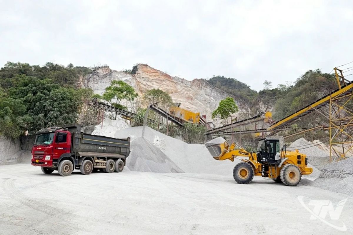 Bảo đảm an to&agrave;n lao động tại c&aacute;c mỏ đ&aacute;